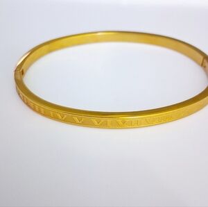 Roman Numeral Gold Bracelet